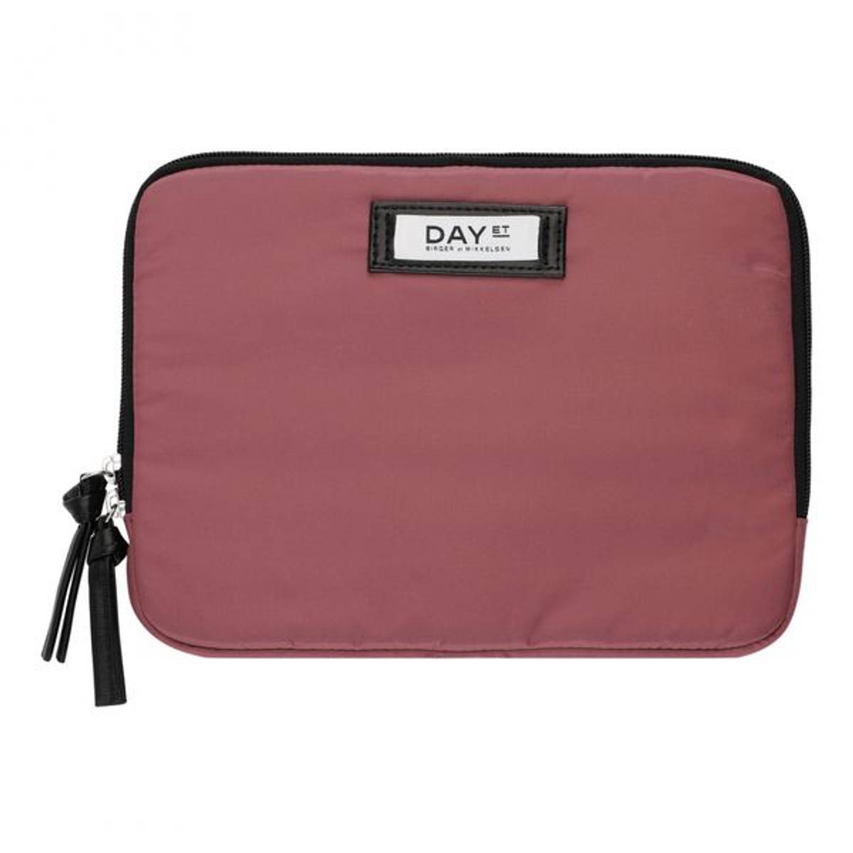 day gweneth folder 13