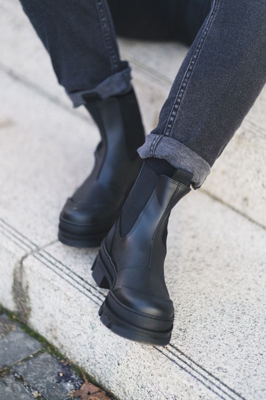 Wave Boots Black