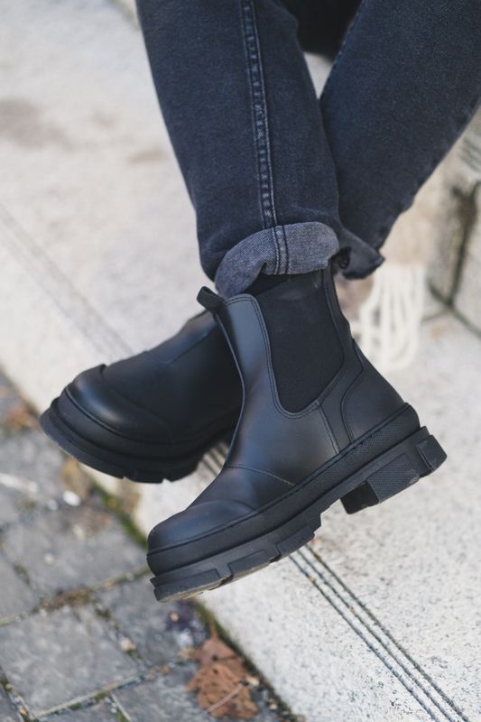 Wave Boots Black