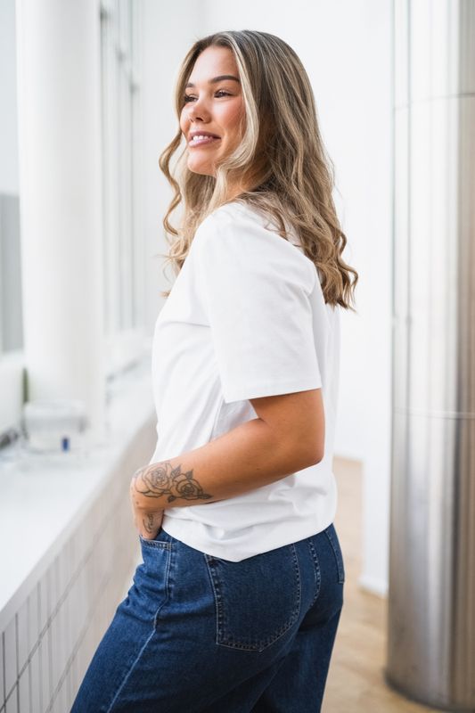 Melea Icon Tee White/Black 