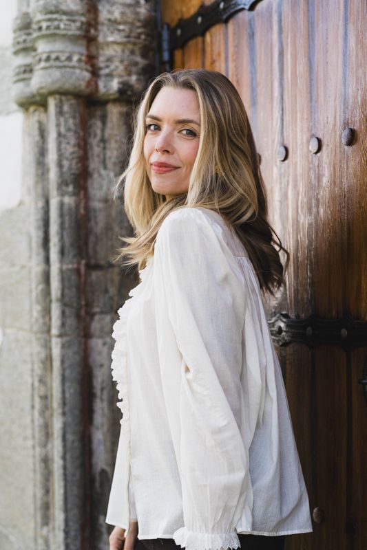 Noor White 