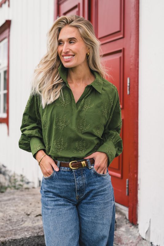 Camilla Top EMB Chive 