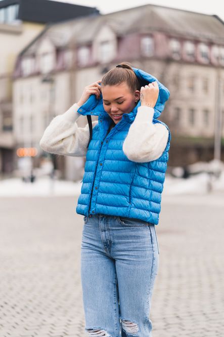 Hovedbilde Taryn Hooded Down Vest Crayon Blue 