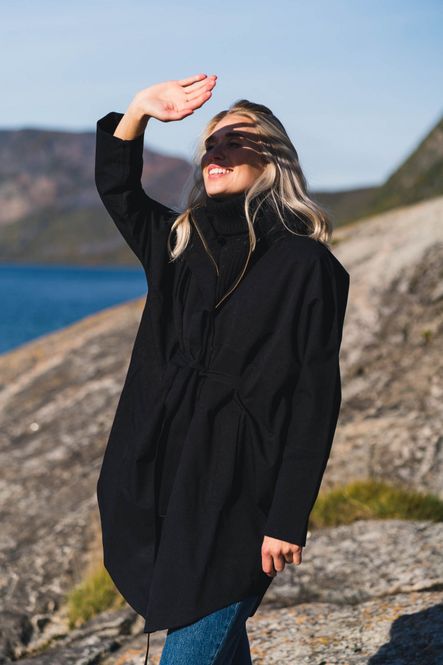 Hovedbilde Bris Poncho New Black