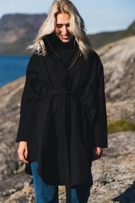 Hovedbilde Bris Poncho New Black