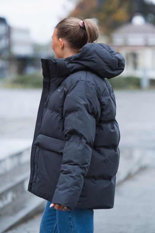 Besseggen Down Jacket Dark Grey