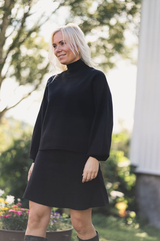 Mercy East Skirt Black 