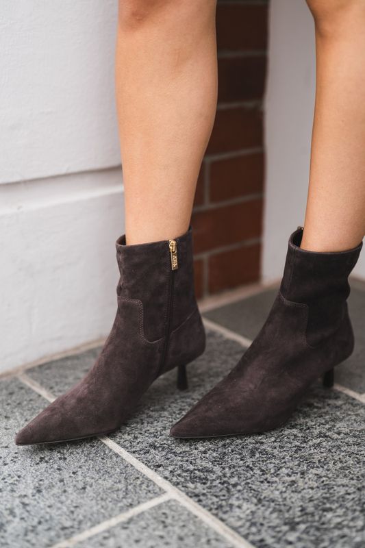 Rebella Suede Dark Brown 