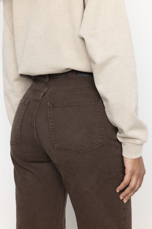 Billie Dark Brown 