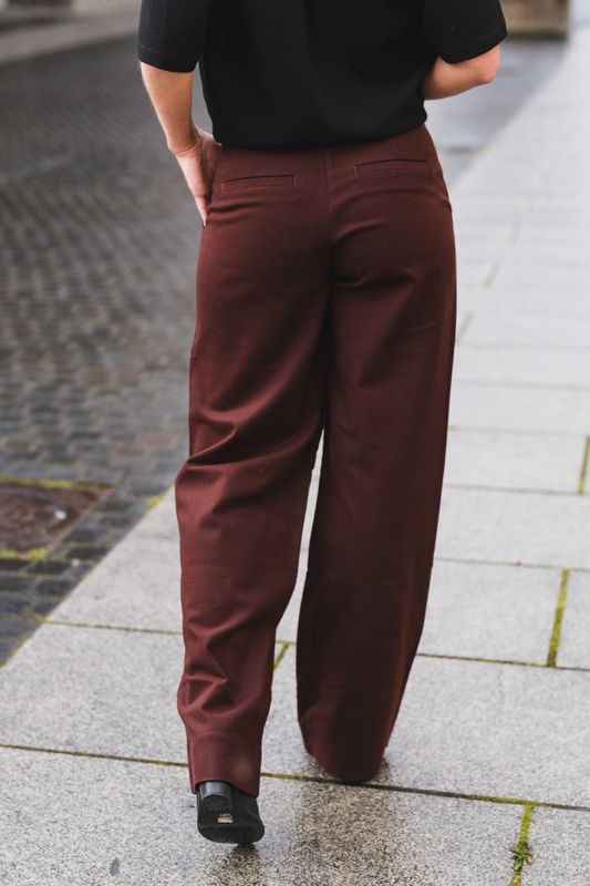 Dena 061 Currant Long 