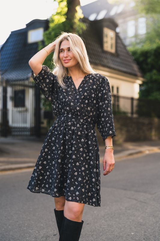 Nancy Dress Aop Egret Flower