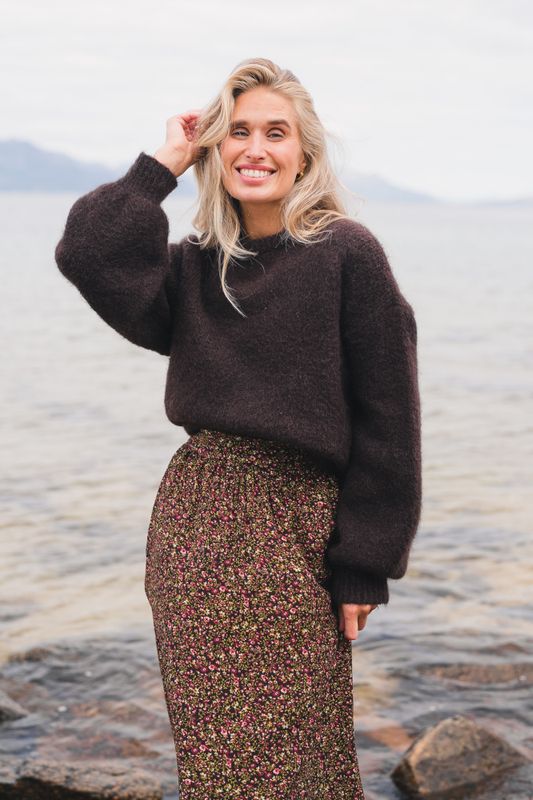 Thea Amalie Pullover Black Coffee 