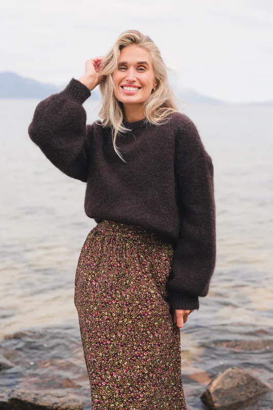 Thea Amalie Pullover Black Coffee 