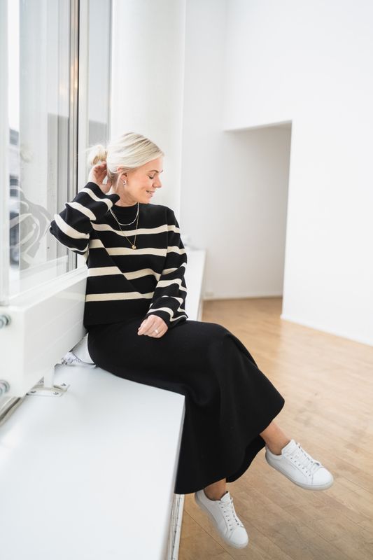 Ginnette East HW Skirt Black 