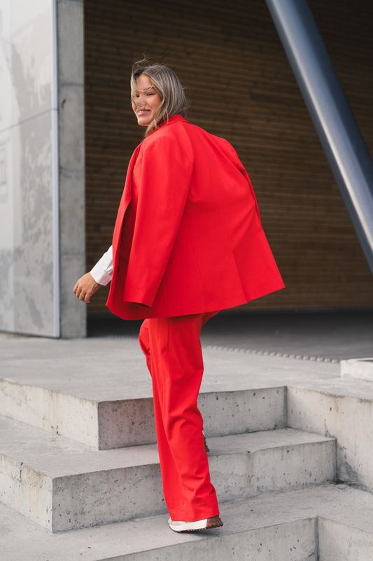 Dena 285 Poppy Red Regular 