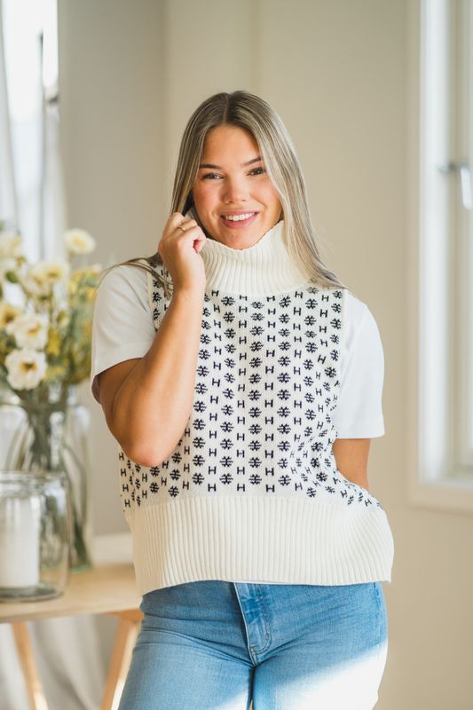 Logo Vest White Alyssum 
