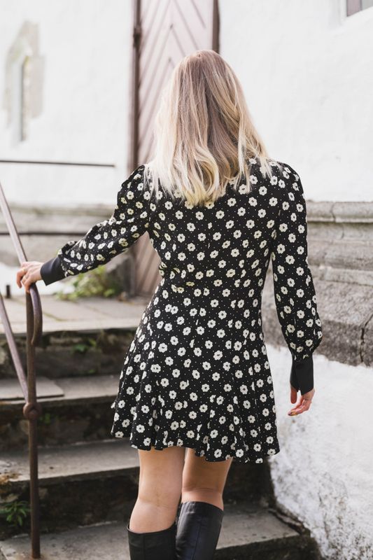 Viola Floral Creme Fleur Black 