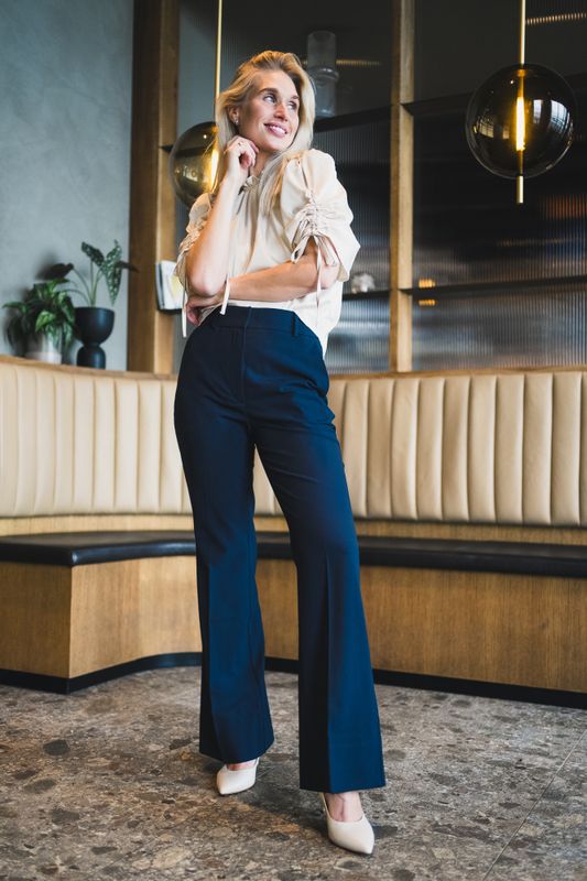 Olivia 285 Navy Regular 