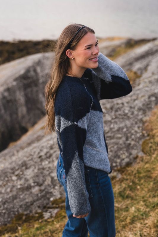 Inga Check Fluff Knit Blouse Navy 