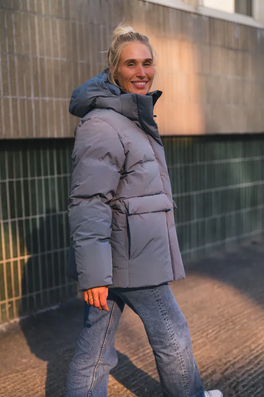 Besseggen Down Jacket Blue Aqua 