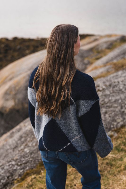 Inga Check Fluff Knit Blouse Navy 