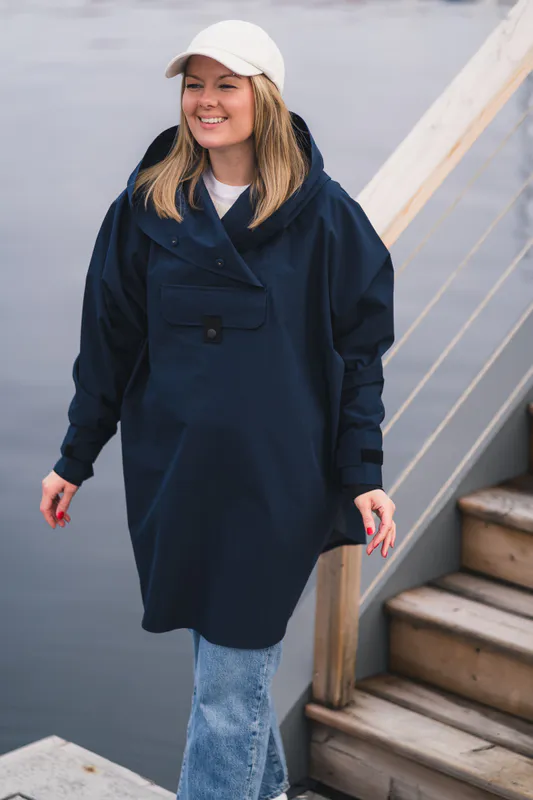 Bergen Poncho Dark Navy