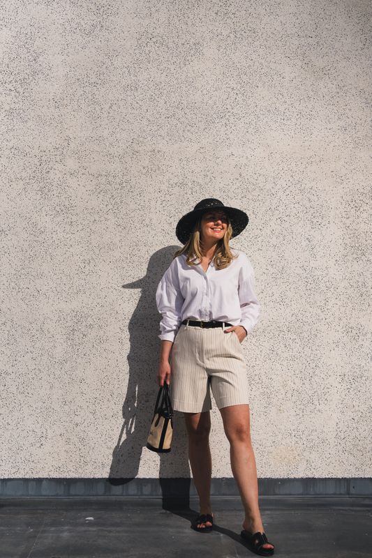 Laura Midi Shorts 876 Sand Navy Pin