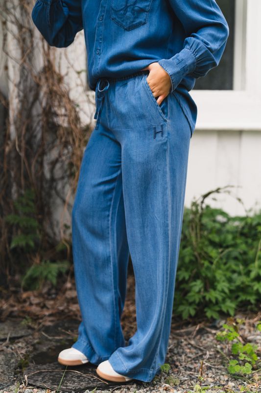 Scarlett Pant Medium Wash Blue Denim 