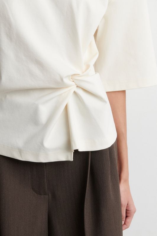 Arkai Drape Tee Eggnog 