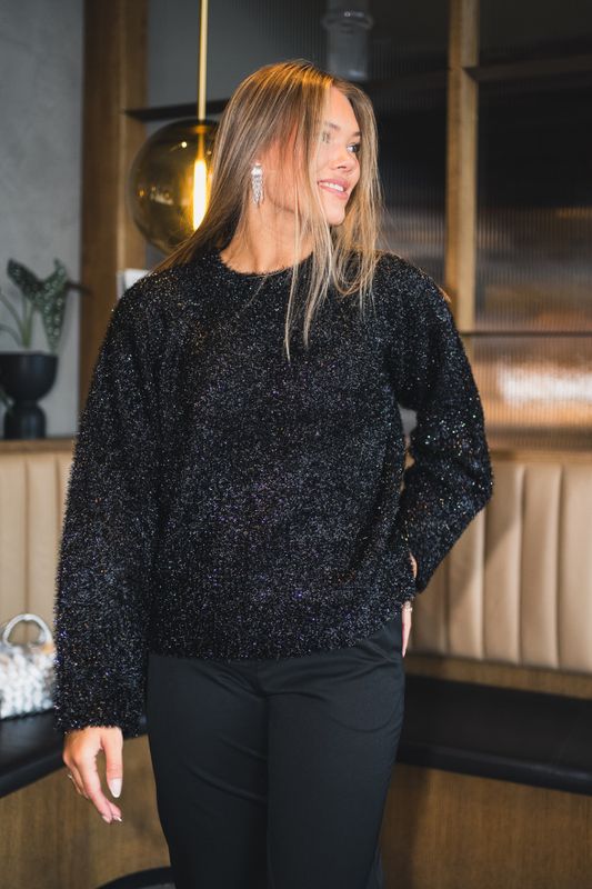Yelena Pullover Black