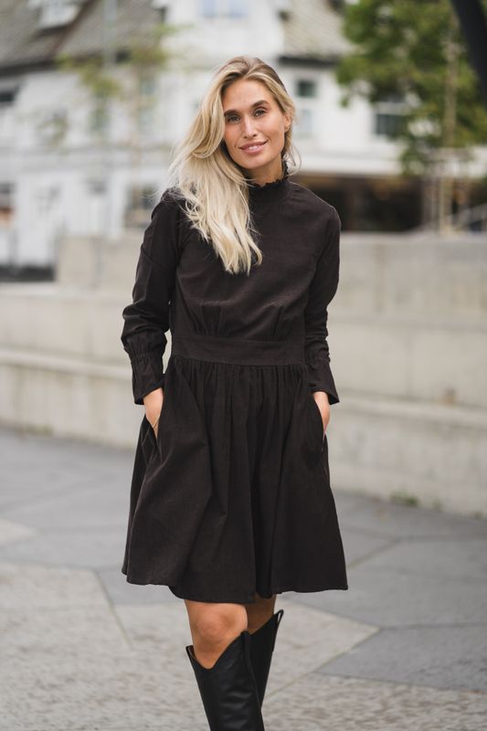 Embrace Dress Chocolate 