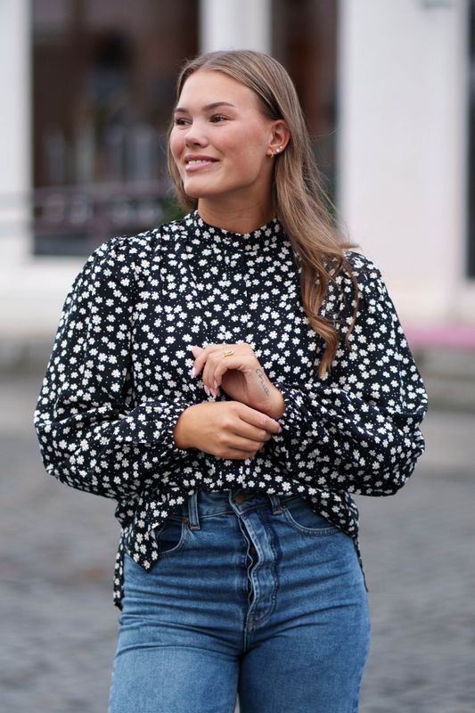 Sabby LS Shirt Black Flower 