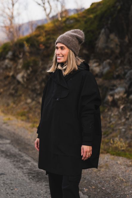 Hovedbilde Bergen Poncho Black 