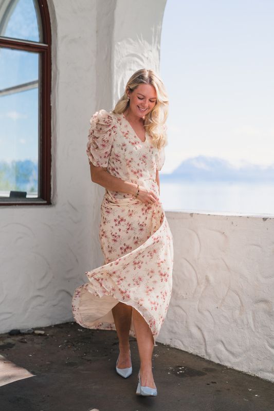 Vira Floral Dress Creme 