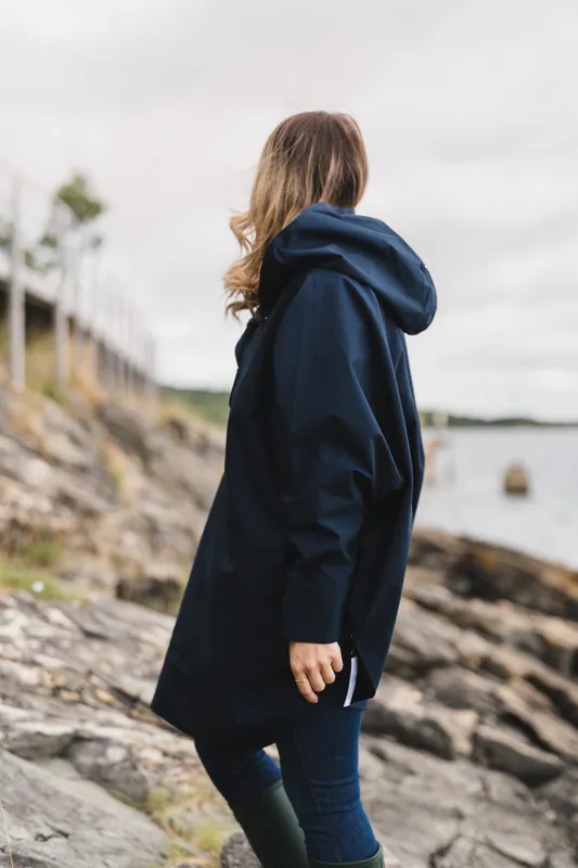 Bergen Poncho Dark Navy