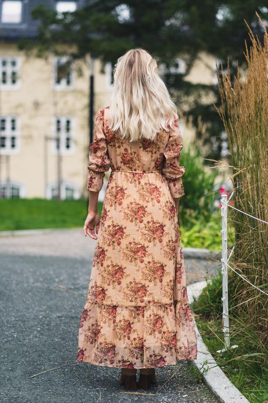 Bloom Dress Roses 