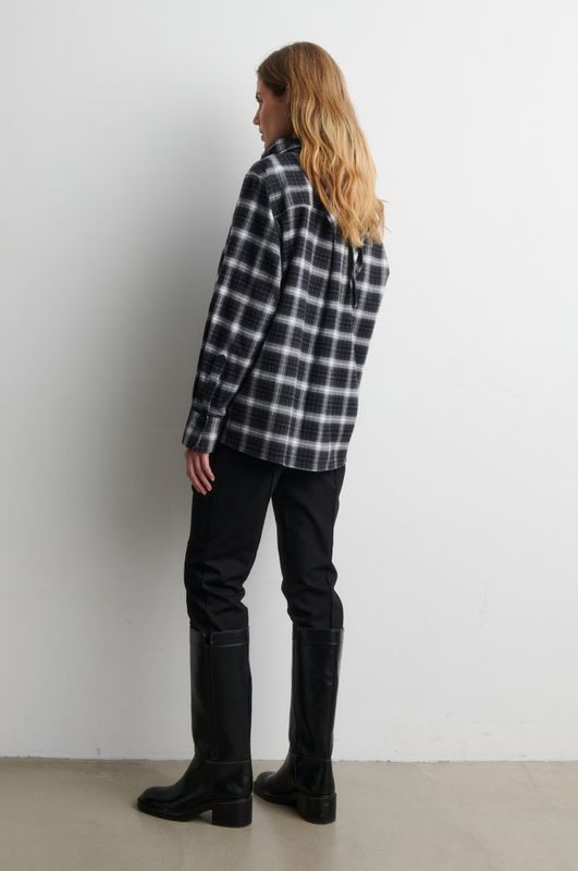 Genola Shirt Black 