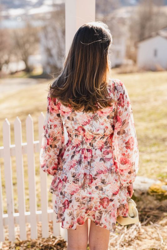Mio Vintage Flower Dress Creme 