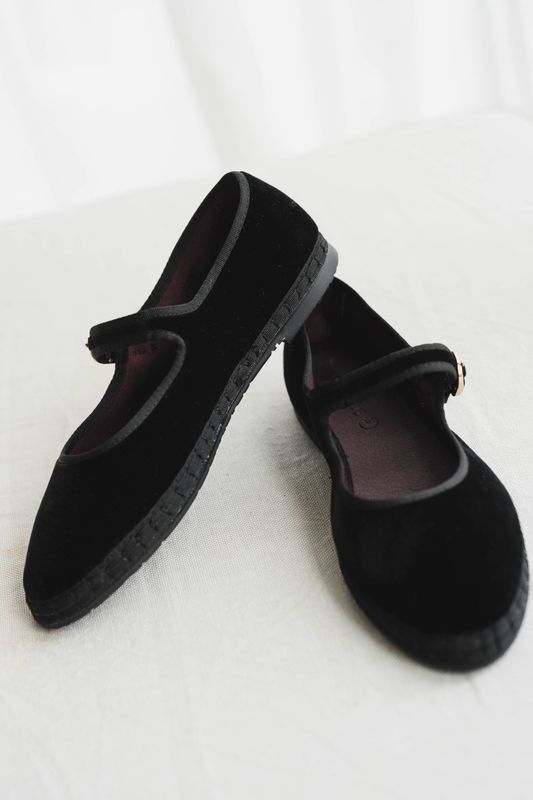 Antonia Mary Jane Velvet Negro 
