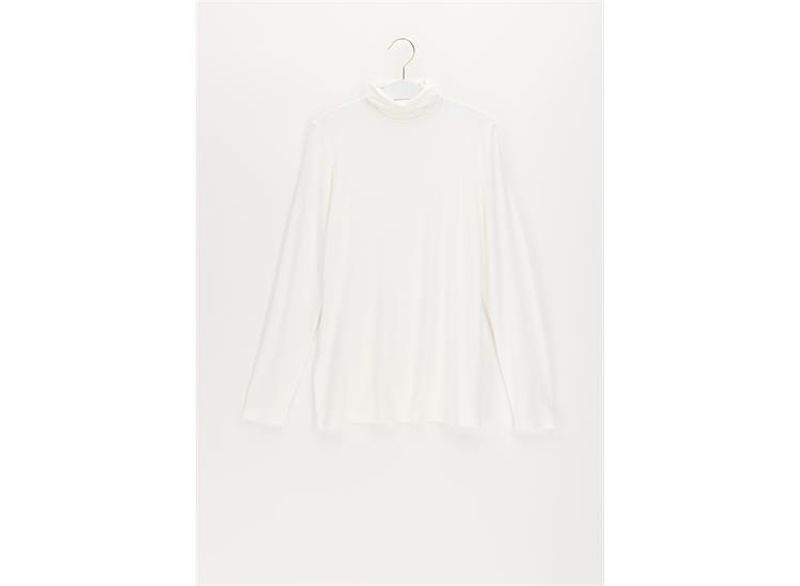 Perfect Line Turtle Neck Ivory 