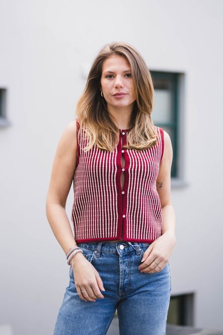 Hovedbilde Priscilla Vest STP Rhubarb/B Sand