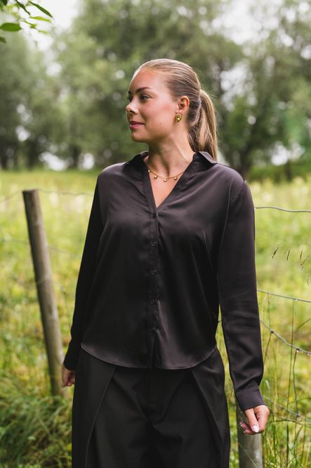 Hovedbilde Hazelle Drapy Satin Shirt Dark Brown 