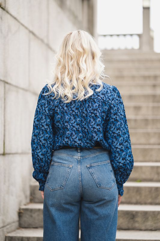 Astrid Shirt Blue Iolite Flower 