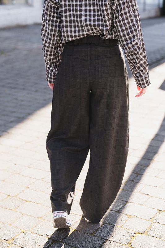 Johnna HW Barrel Pants Check Dark Brown/Corn