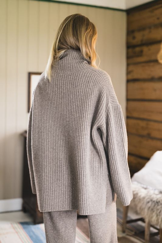 Amara Rib Turtleneck Taupe 