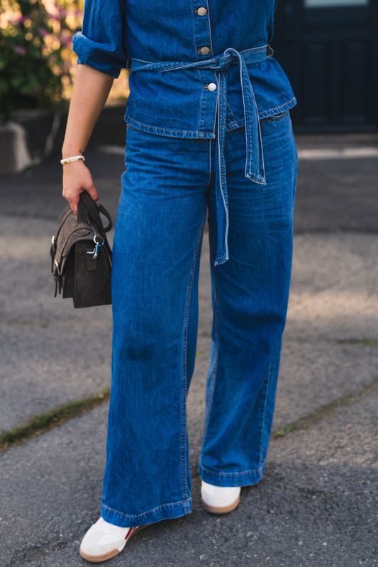 Rylan Elena Pants Mid Blue Wash 