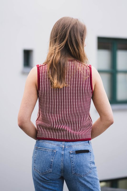 Priscilla Vest STP Rhubarb/B Sand