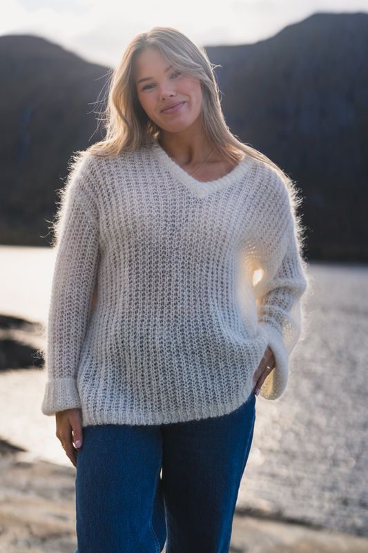 Boxy Mohair V-Neck Ecru 